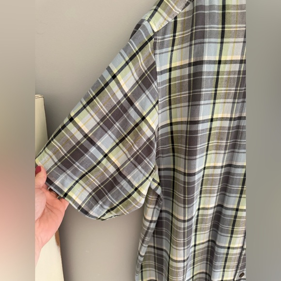 Tommy Bahama Mens Shirt SZ XL Green Grey Plaid Short Sleeve Button Up 100% Silk - Picture 5 of 9